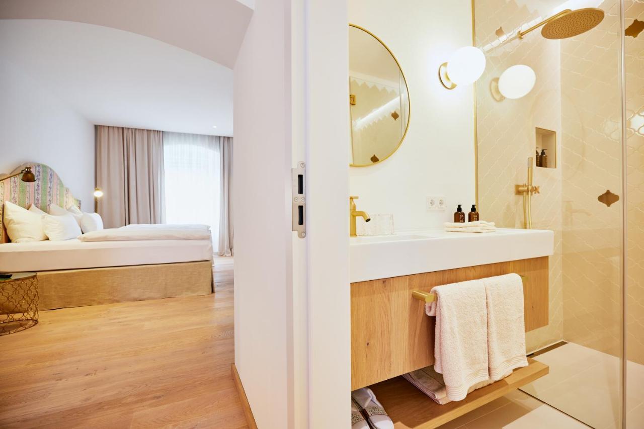Boutiquehotel Zum Goldenen Hirschen Гмунден Екстер'єр фото