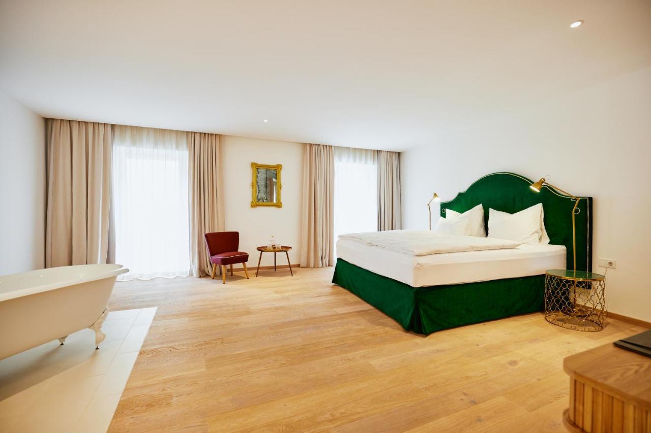 Boutiquehotel Zum Goldenen Hirschen Гмунден Екстер'єр фото