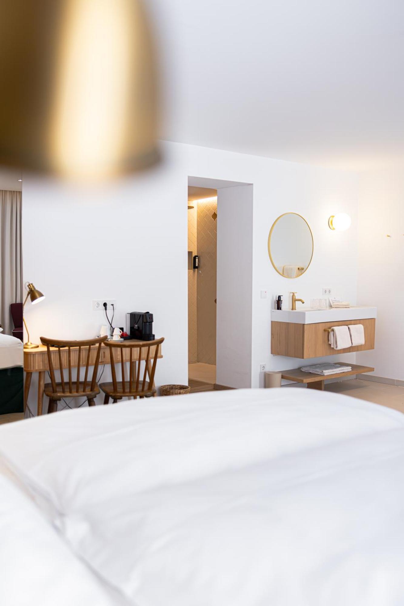 Boutiquehotel Zum Goldenen Hirschen Гмунден Екстер'єр фото